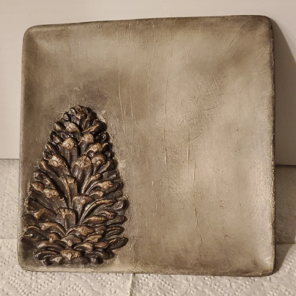 Elegant Pinecone Decorative Plate